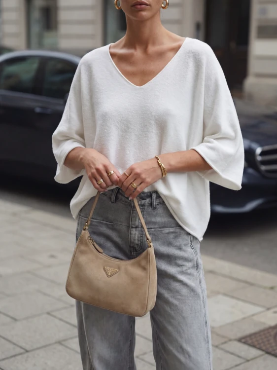 pol_pl_Sweter-Kendall-bialy-4153_2.png